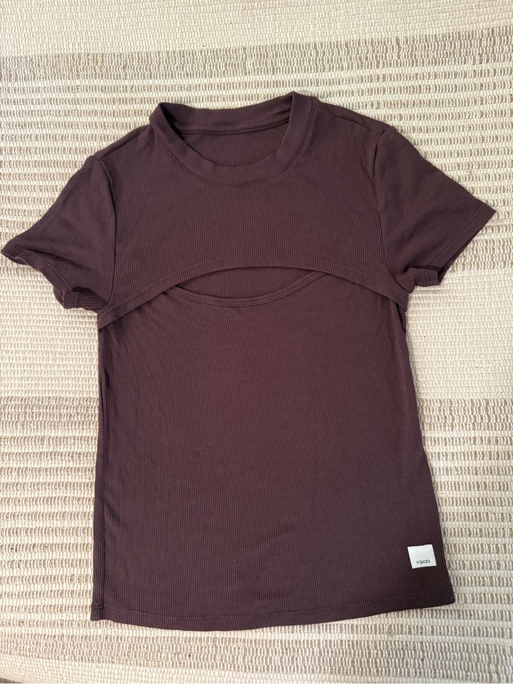 Vuori Cove Cut Out Tee Mahogany XS
